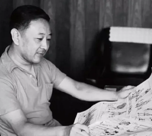 港漫《老夫子》的作者是中国天津人王家禧,王家禧以长子的名字「王泽」为笔名开始画《老夫子》,并在1960、70年代获得了空前的成功。
