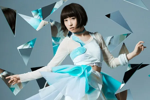 动漫歌手「绫野真白」将于11月3日举办最新一届个人演唱会，首张个人正式专辑《WHITE PLACE》也决定在10月初上市！-绝对领域