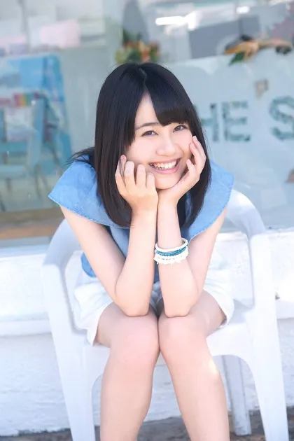 女性声优「伊藤美来」宣布10月12日以歌手身份出道,首张单曲《泡とベルベーヌ》将同步上市!