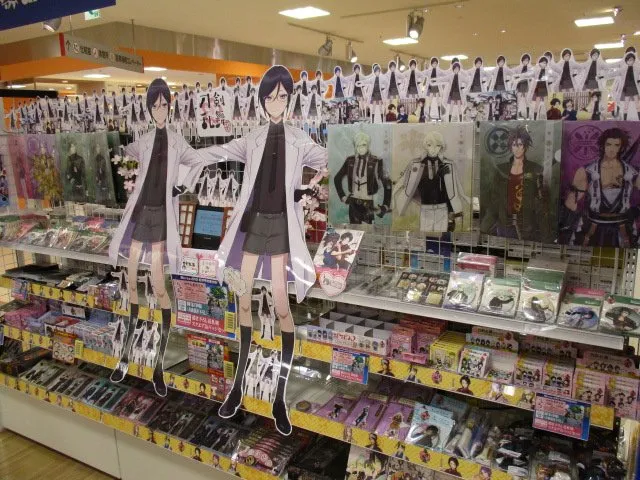 【niki粉必去】日本安利美特海老名店超推「药研藤四郎」所以整个区域摆满了niki...真的是太狂惹!!