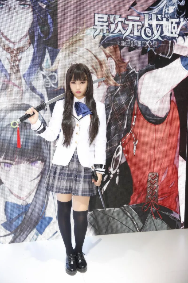日本长刀配JK少女-《异次元战姬》精美COS图集首曝
