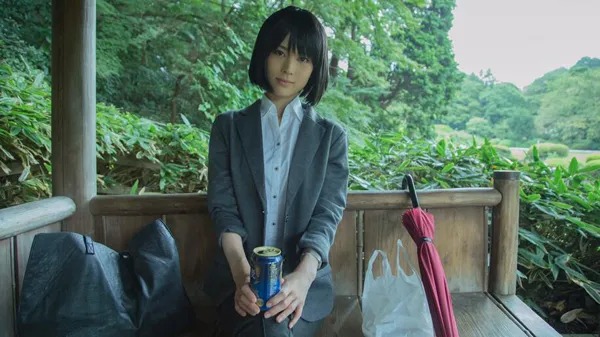 日本美女COSER神还原《言叶之庭》取景地COSPLAY欣赏-绝对领域