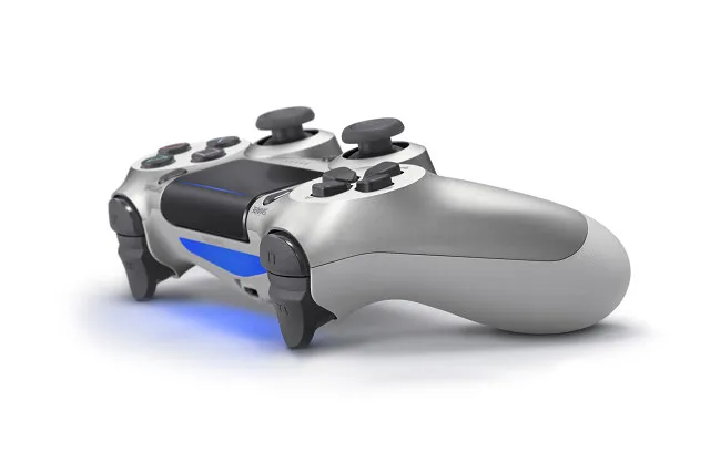 无线控制器 (DUALSHOCK 4）将于12月15日推出金色、银色两款新色
