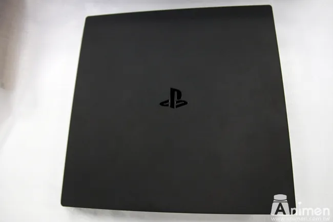 【现场直击】「PS4 Pro」火热抢先开箱,新世代4K游戏影音震撼即将在本周降临!