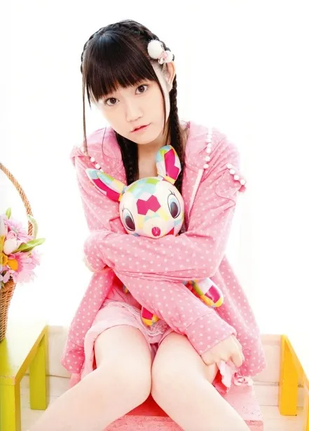 人气声优歌手「小仓唯」首次巡回演唱会「High-Touch☆Summer」发表影像商品化消息,Blu-ray&DVD将在2017年2月初上市!