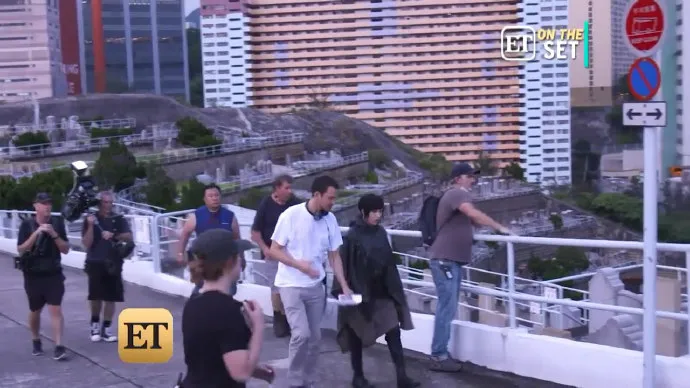 「Enterainment Tonight」探班「攻壳机动队」拍摄现场 采访斯嘉丽·约翰逊