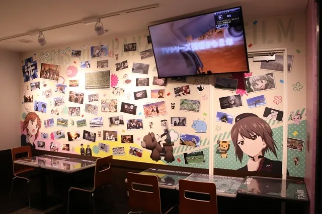 「少女与战车」咖啡店开张 渕上舞到场助兴