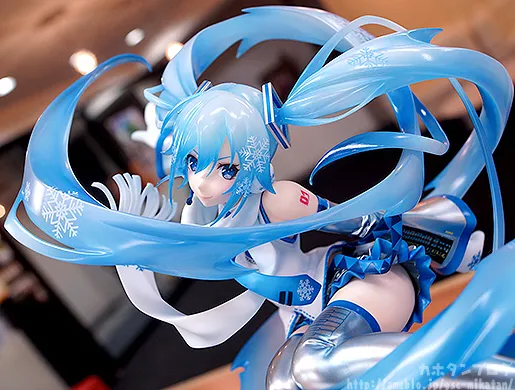 15周年纪念1/7PVC雪初音登场❉❉