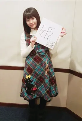 粉丝过十万花泽香菜画鸡纪念 川澄绫子手握咖喱棒-声之颜第十七期