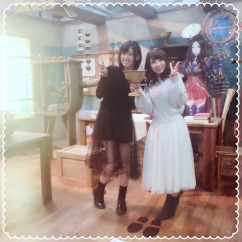 大久保瑠美 高桥李依 粉丝过十万花泽香菜画鸡纪念 川澄绫子手握咖喱棒-声之颜第十七期