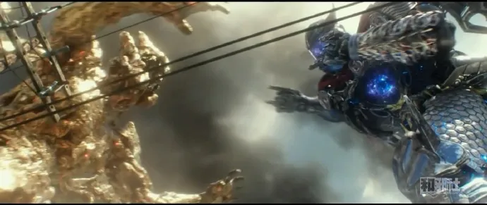 Power Rangers大电影「超凡战队」正式预告片公布 组合体现身!