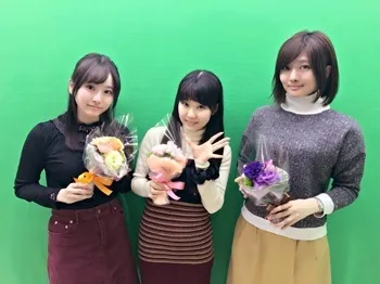 花守由美里 东山奈央 沼仓爱美 M·A·O折扇端庄眼镜娘 上坂堇巫女服家里打滚-声之颜第十八期