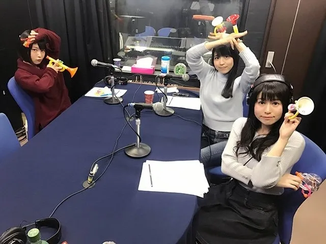 富田美忧 大西沙织 大空直美 M·A·O折扇端庄眼镜娘 上坂堇巫女服家里打滚-声之颜第十八期