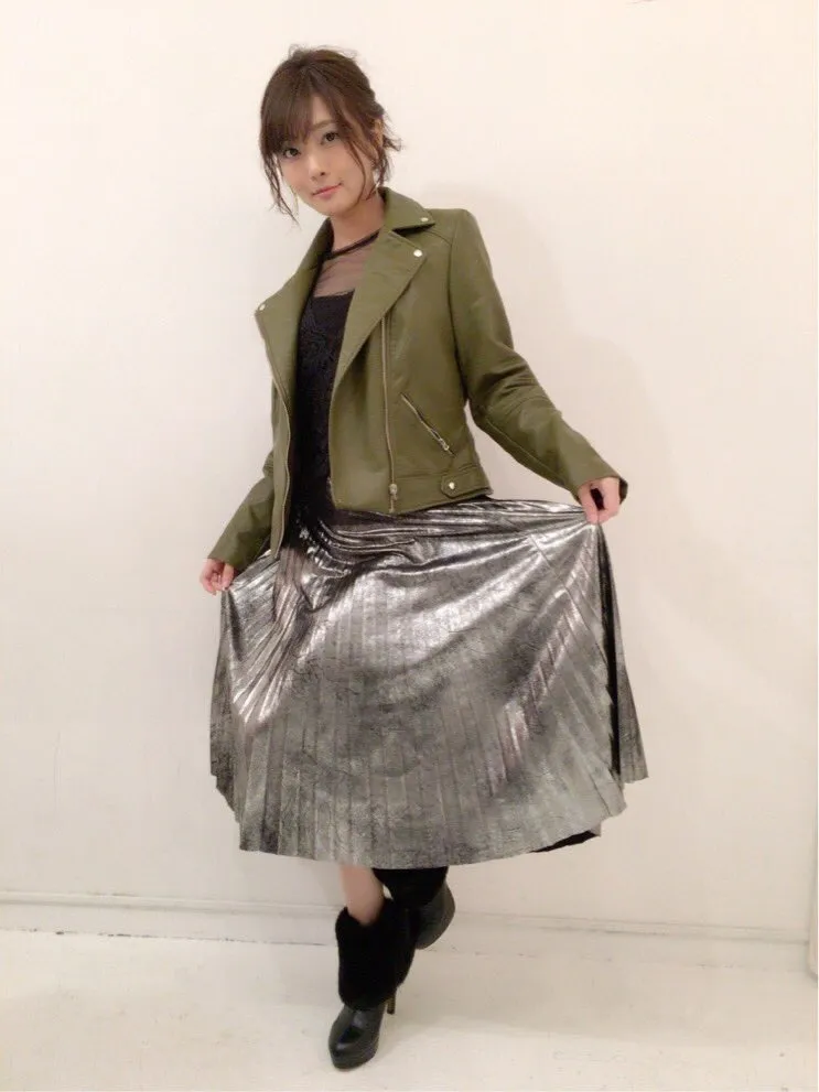 沼仓爱美 M·A·O折扇端庄眼镜娘 上坂堇巫女服家里打滚-声之颜第十八期