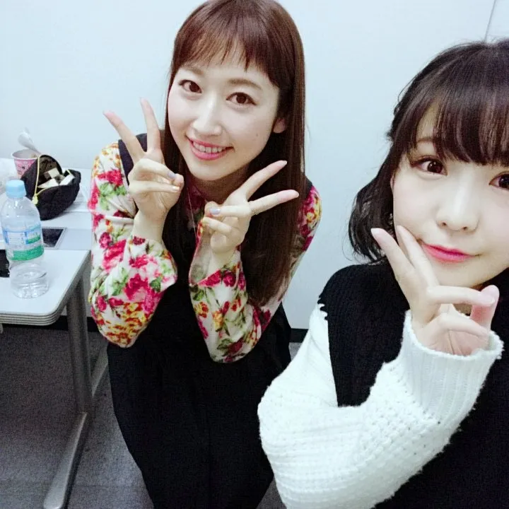 五十岚裕美 高桥未奈美 M·A·O折扇端庄眼镜娘 上坂堇巫女服家里打滚-声之颜第十八期