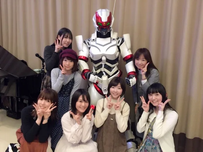 相坂优歌 石上静香 仓田雅世 加隈亚衣 田中爱美 小泽亚李 田村由香里 M·A·O折扇端庄眼镜娘 上坂堇巫女服家里打滚-声之颜第十八期