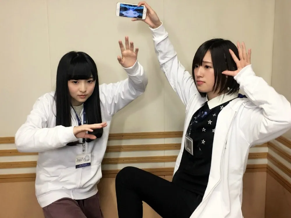 高桥李依 田中美海 M·A·O折扇端庄眼镜娘 上坂堇巫女服家里打滚-声之颜第十八期