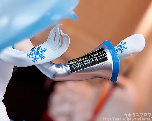 15周年纪念1/7PVC雪初音登场❉❉