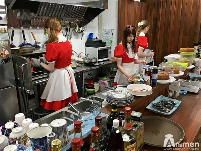 【独家专访】俄罗斯籍女仆咖啡厅「ItaCafe」人气COSER「Nastyan」可爱现身，为大家送上一道道美味餐点！