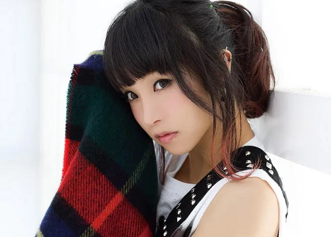 动漫歌手「LiSA」宣布个人演唱会「NEVER ENDiNG GLORY」影像商品化，将分成「the Sun」、「the Moon」两版本推出！-绝对领域