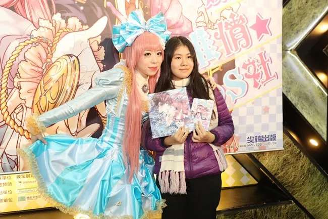 【2017TiCA】《唯妙唯俏☆COS社》完结签名会 陈汉玲COSPLAY爱丽丝登场!!