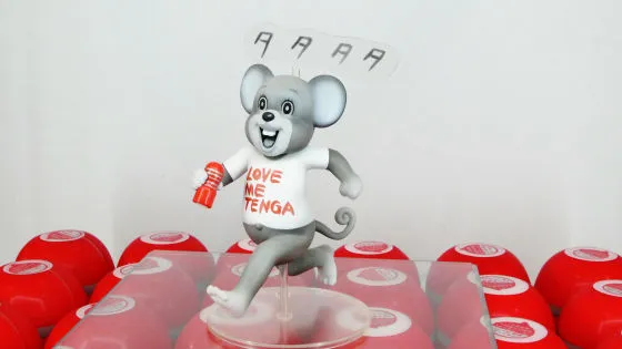 【好TENGA,不买吗?】拿着TENGA开心走路的超狂Dokumi居然做figure啦!用过的人都必须买w