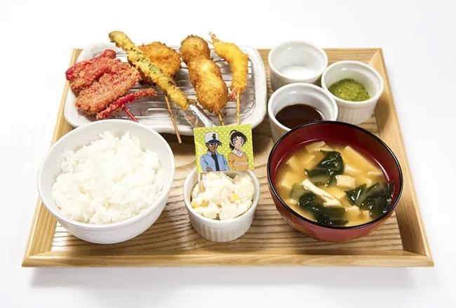 《名侦探柯南限定Cafe》将于3月开幕!所以吃了APTX4869慕斯蛋糕配白干儿真的会变小吗XD?