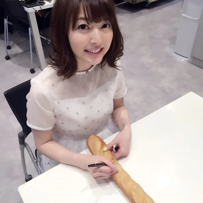 声优「小野贤章」与「花泽香菜」正面回应周刊报导内容!网友们纷纷献上祝福★