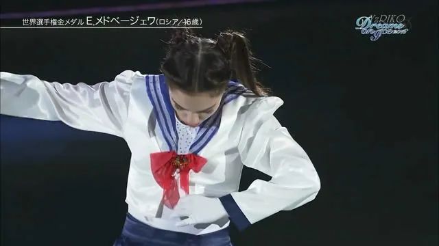 代表月亮萌死你们-俄罗斯少女梅德韦杰娃「美少女战士」花滑表演惊艳全场 代表月亮萌死你们-俄罗斯少女梅德韦杰娃「美少女战士」花滑表演惊艳全场