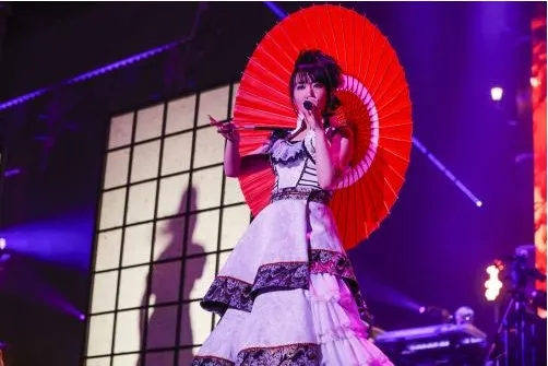 最后一场巡回演唱会出现巨大翅膀！「水树奈奈」终于变成声优界最终大魔王了(ﾟдﾟ)？-绝对领域