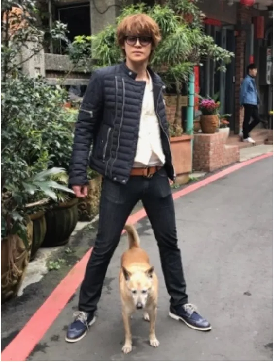 【POSE很重要】声优「宫野真守」到九份与狗狗拍帅照?果然人帅狗也帅XDD!