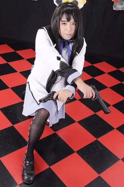 社长在推特上大胆公开自己COS晓美焰的照片!美腿意外成为焦点XD