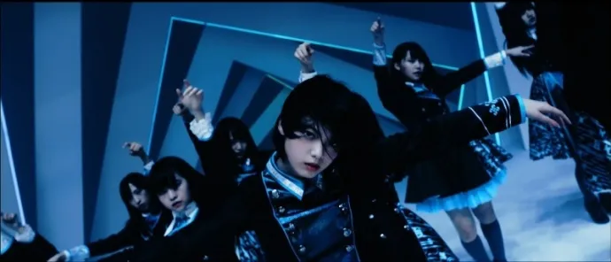 46+48=坂道AKB-「坂道AKB」诞生!C位櫸坂46平手友梨奈