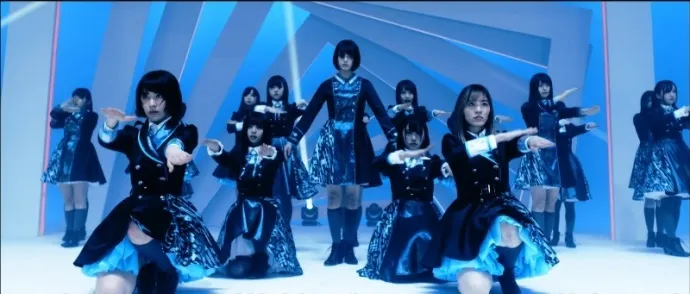 46+48=坂道AKB-「坂道AKB」诞生!C位櫸坂46平手友梨奈