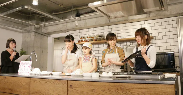 参与『3月的狮子』女儿节宣传活动 新海诚女儿被问及父亲相关问题
