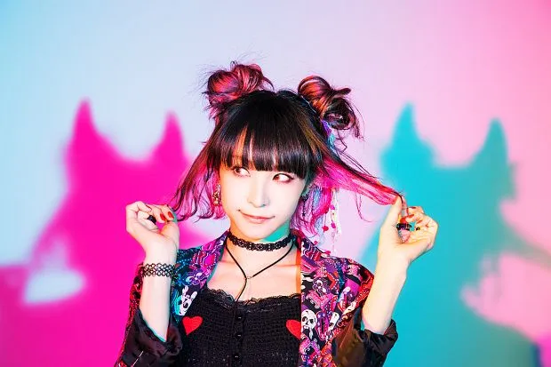 动漫歌手「LiSA」决定在今年5月份推出第4张个人专辑《LiTTLE DEViL PARADE》，近年来主打歌将网罗于其中！-绝对领域
