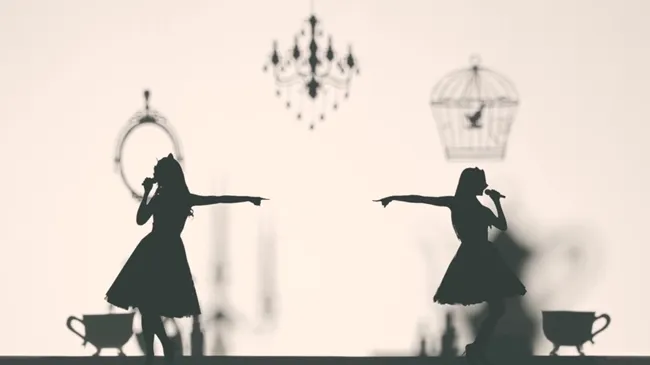 女子偶像组合「ClariS」演唱《情色漫画老师》主题曲MV公开!两人首次登场演出实在太可爱啦ヾ(*´∀ ˋ*)ノ!
