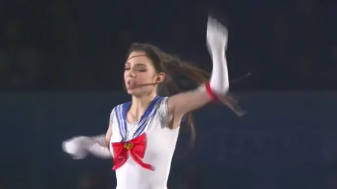 『冰上的尤里』迷妹梅德韦杰娃再度在日本表演美少女战士花样滑冰节目