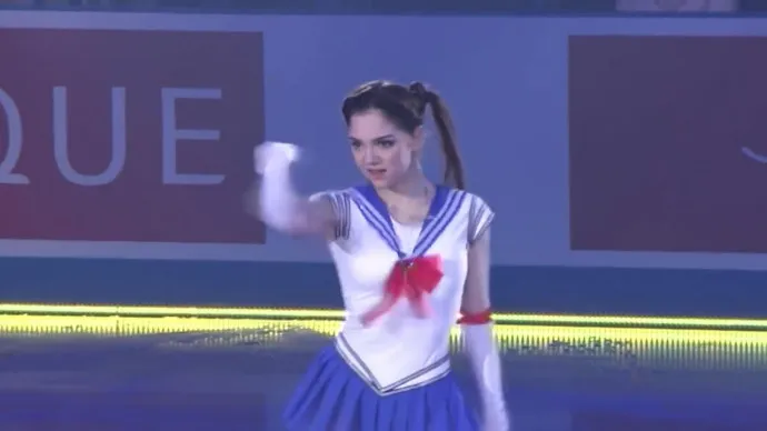 『冰上的尤里』迷妹梅德韦杰娃再度在日本表演美少女战士花样滑冰节目