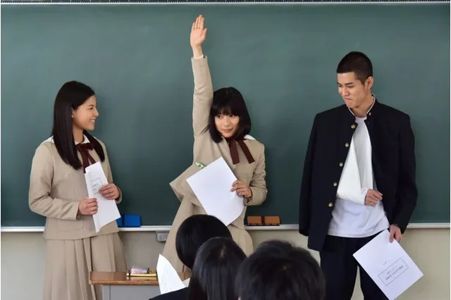 《好想大声说出心底的话。》真人版电影释出新剧照和特报影片!