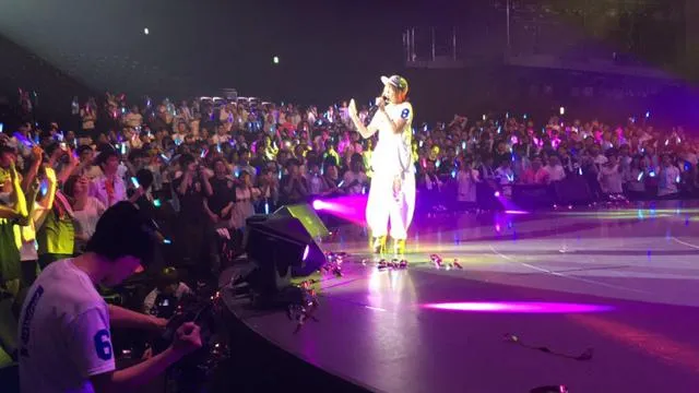 Pile演唱会大量空位很尴尬 新田惠海演唱会VIP高票价引争议 Pile个人演唱会大片空位场面尴尬