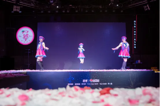 butterfly『蜕变』·少女美丽一天-虚拟时尚偶像出道秀,成功打破次元壁