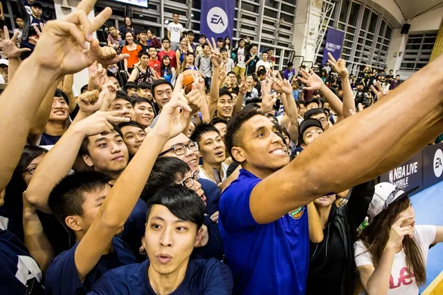 EA美商艺电「劲爆一夏 NBA LIVE Mobile球星见面会」High爆南山高中！-绝对领域
