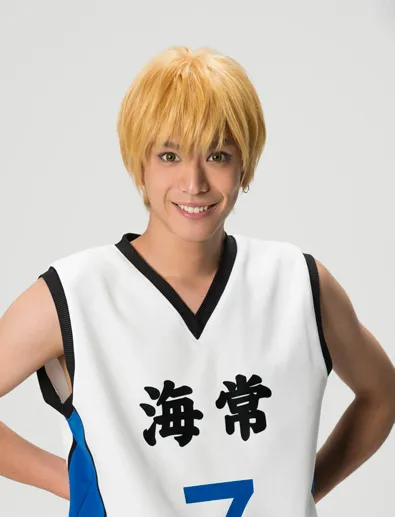 饰演《刀剑乱舞 音乐剧》三日月宗近舞台剧演员「黑羽麻璃央」将于8月19日来台举办粉丝见面会囉!