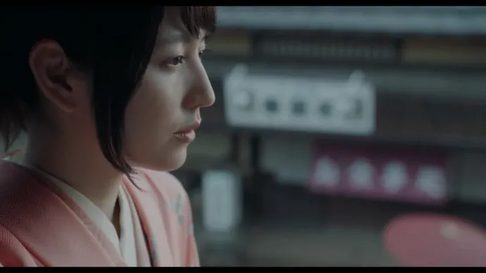 桥本环奈抠鼻囧镜出现-『银魂』真人电影预告片第二弹公布