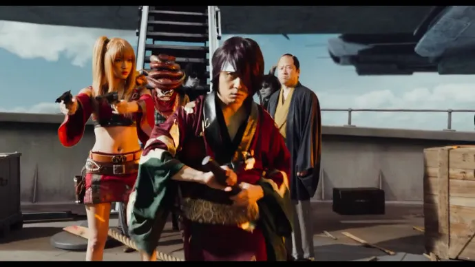 桥本环奈抠鼻囧镜出现-『银魂』真人电影预告片第二弹公布