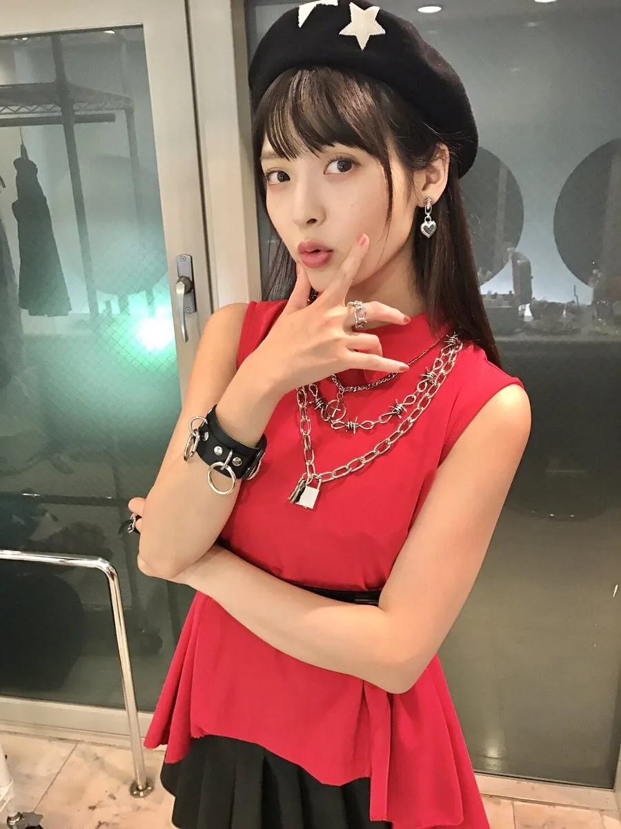 上坂堇Twitter变态粉丝留言遭遇黑名单 换号“想住上坂堇的子宫里”自诩光荣