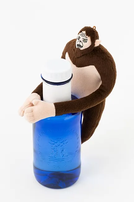 这样到底是可爱还是可怕?《进击的巨人》最强的兽之巨人变成娃娃吊饰让你随身带着走(`・∀・)!