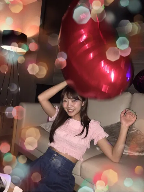 三森已婚?!-三森铃子31岁生日派对上左手无名指的戒指