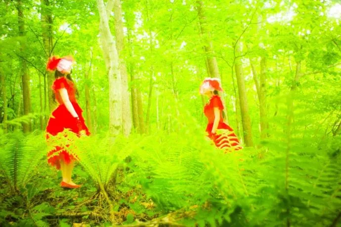不露脸也能卖写真-ClariS初写真集「illusion ~ひかりに包まれて~」9月1日发售